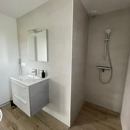 Maison Spacieuse Avec Et Sauna, Proche Centre-ville, Plages Et Sites Touristiques De Vendée - Fr-1-426-558 Hébergement de vacances *