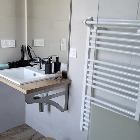 Maison Spacieuse Avec Et Sauna, Proche Centre-ville, Plages Et Sites Touristiques De Vendée - Fr-1-426-558 * La Roche-sur-Yon