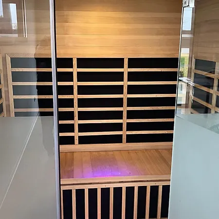 Hébergement de vacances Maison Spacieuse Avec Et Sauna, Proche Centre-ville, Plages Et Sites Touristiques De Vendée - Fr-1-426-558