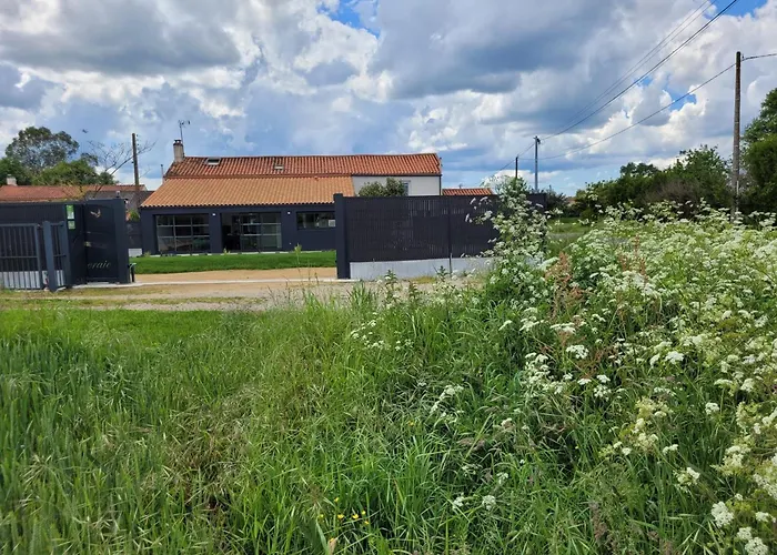 Сasa de vacaciones Maison Spacieuse Avec Et Sauna, Proche Centre-ville, Plages Et Sites Touristiques De Vendée - Fr-1-426-558